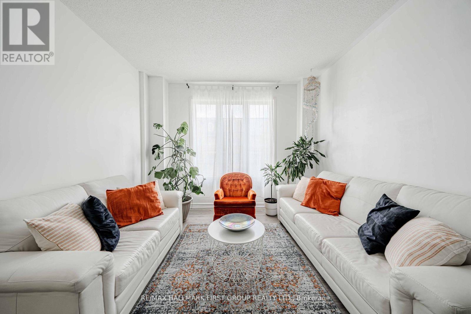 19 Kidd Terrace, Toronto, Ontario  M3J 3S9 - Photo 9 - W12425770