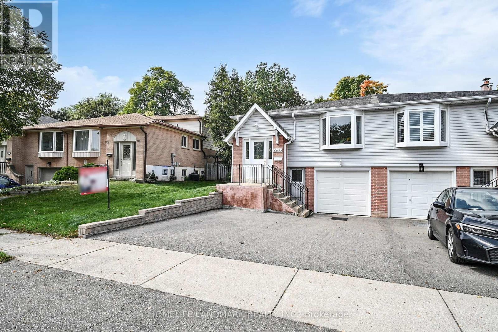 2203 Council Ring Road, Mississauga, Ontario  L5L 1B6 - Photo 1 - W12425773