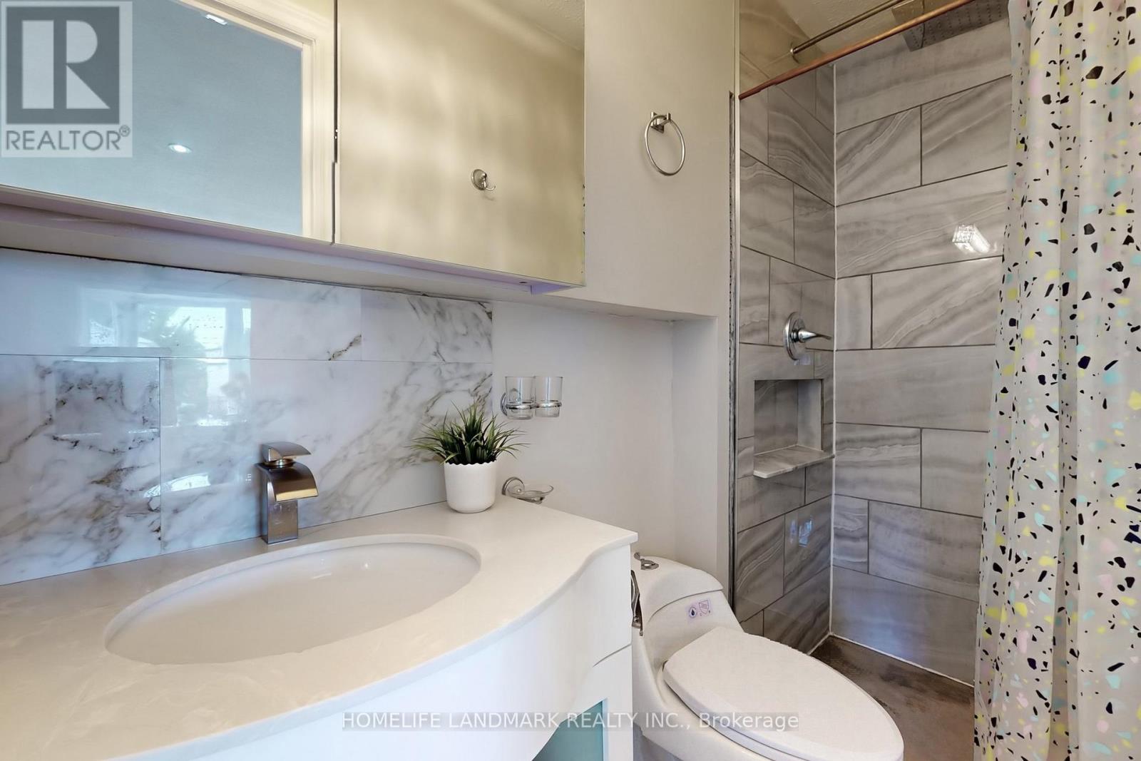 2203 Council Ring Road, Mississauga, Ontario  L5L 1B6 - Photo 14 - W12425773