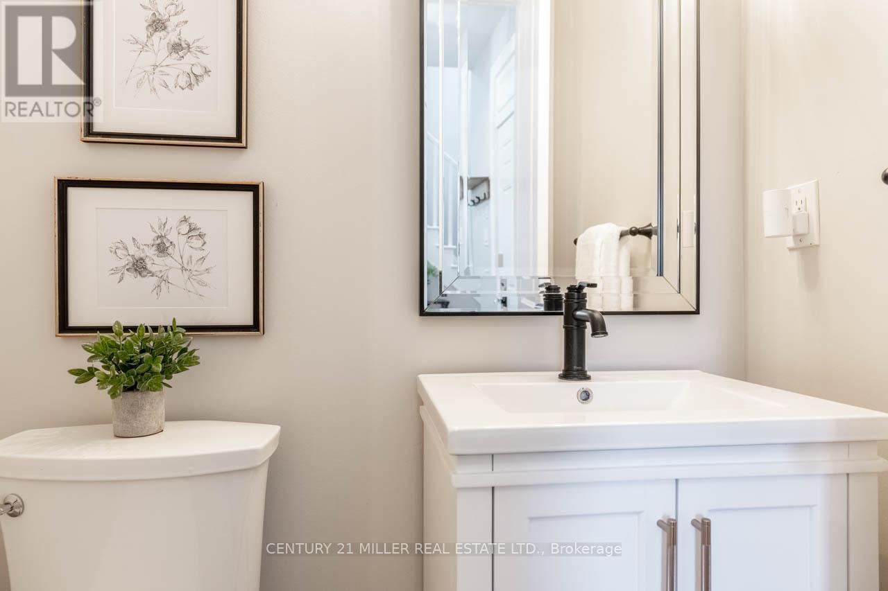 444 Carbert Crescent, Milton, Ontario  L9T 8H8 - Photo 6 - W12425781