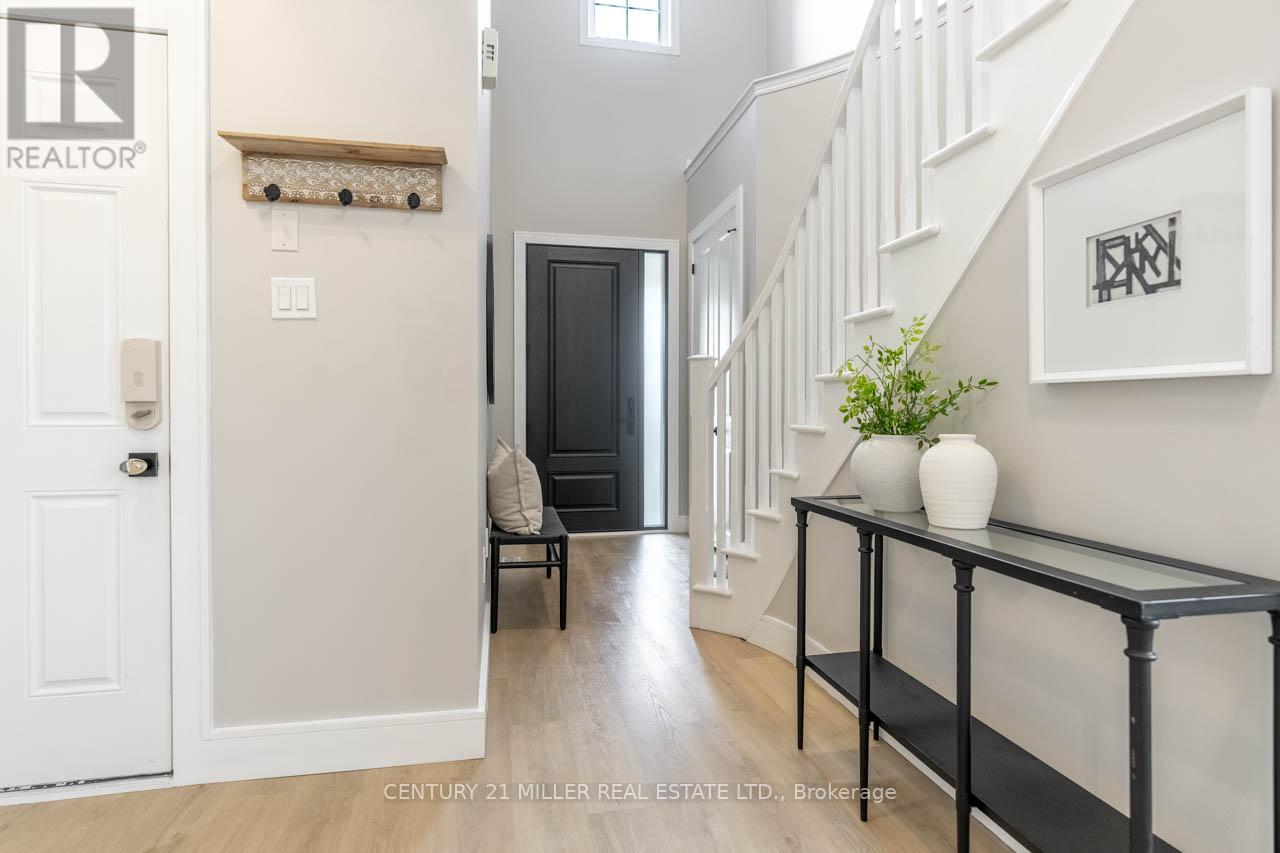 444 Carbert Crescent, Milton, Ontario  L9T 8H8 - Photo 7 - W12425781