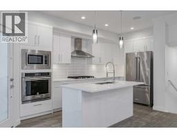2, 136 22 Avenue NE Tuxedo Park