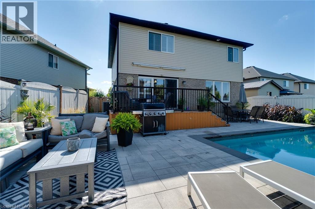 274 Springvalley Crescent, Hamilton, Ontario  L9C 0B4 - Photo 39 - 40763330