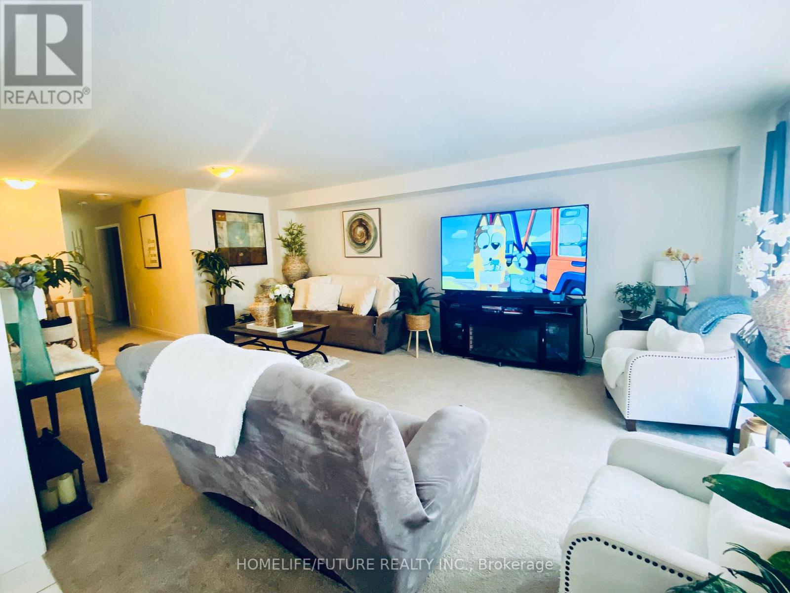 35 Doreen Drive, Thorold, Ontario  L3B 5N5 - Photo 10 - X12425649