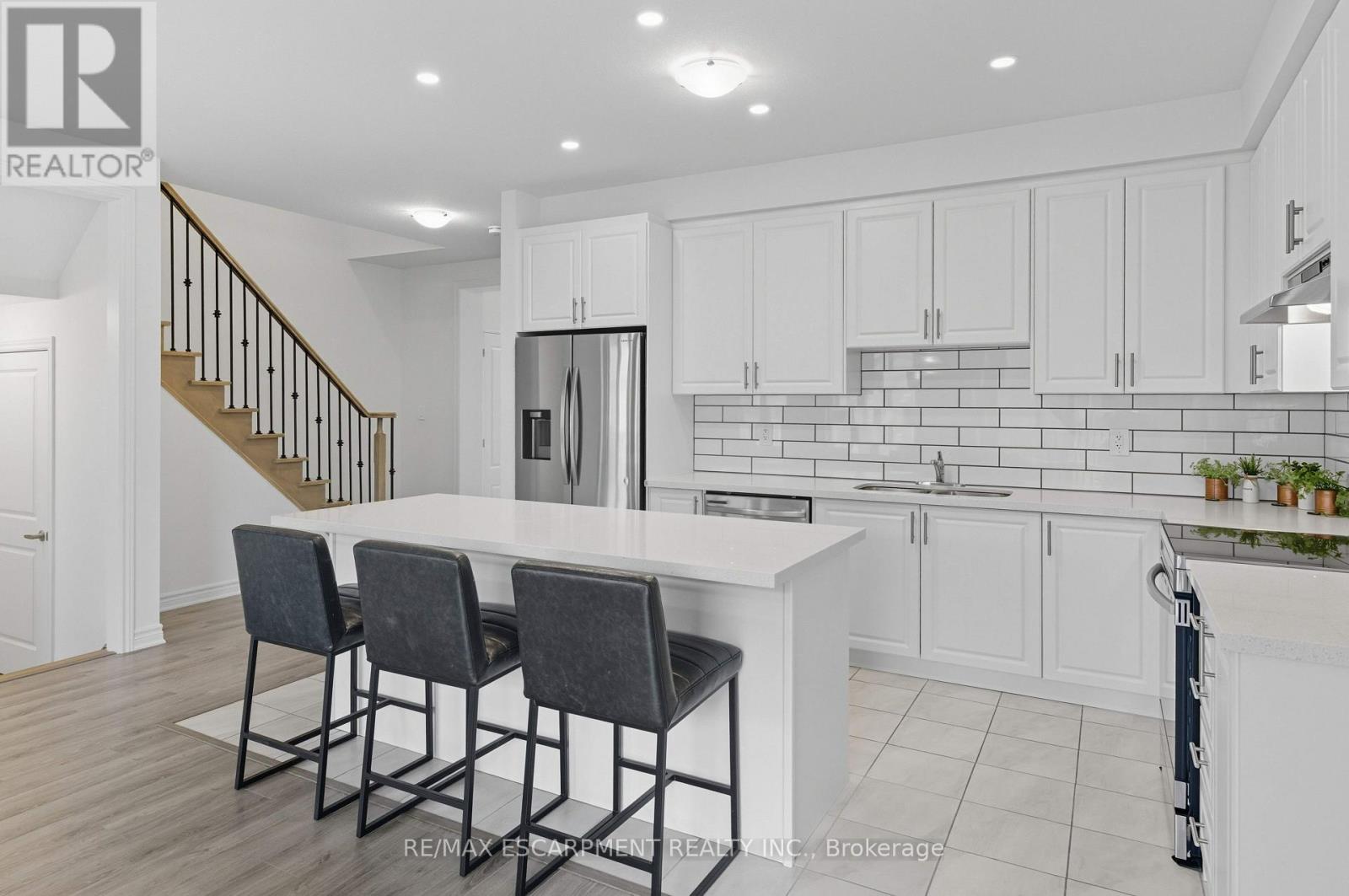 10 Beretta Street, Tillsonburg, Ontario  N4G 0J7 - Photo 10 - X12425711