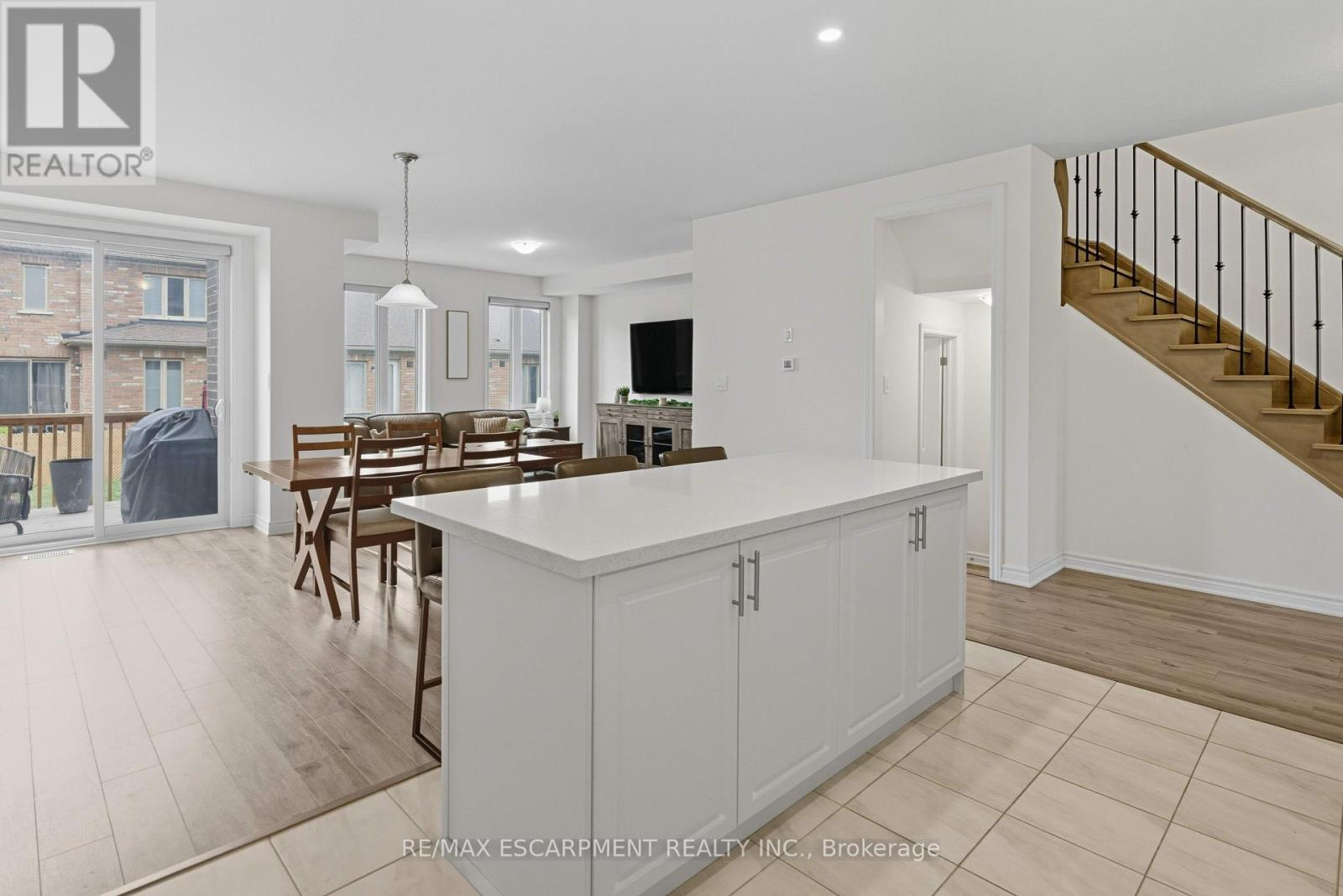 10 Beretta Street, Tillsonburg, Ontario  N4G 0J7 - Photo 5 - X12425711