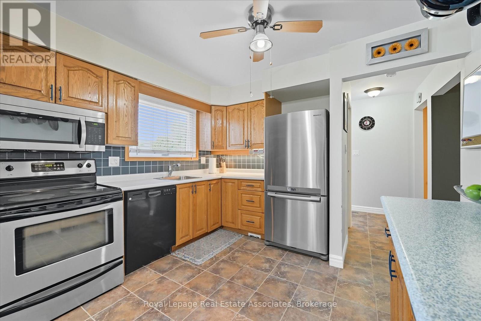107 Billington Crescent, Hamilton, Ontario  L8T 4R3 - Photo 13 - X12425756