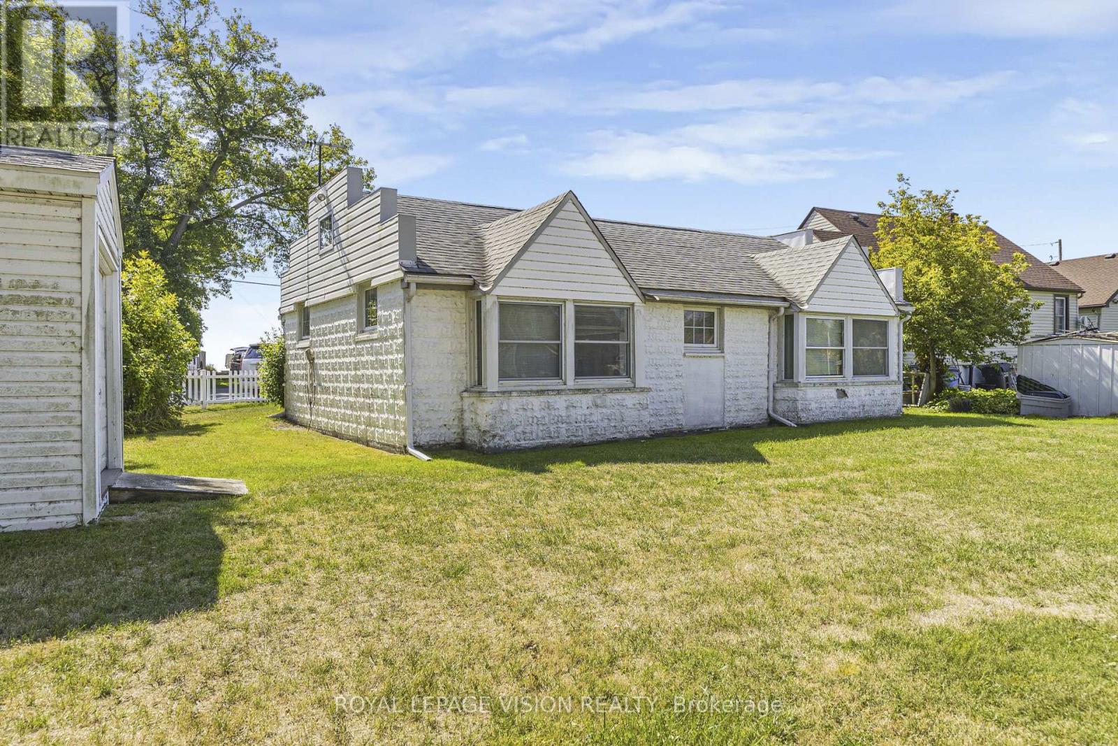12874 Old Lakeshore Road, Wainfleet, Ontario  L0S 1V0 - Photo 10 - X12425764