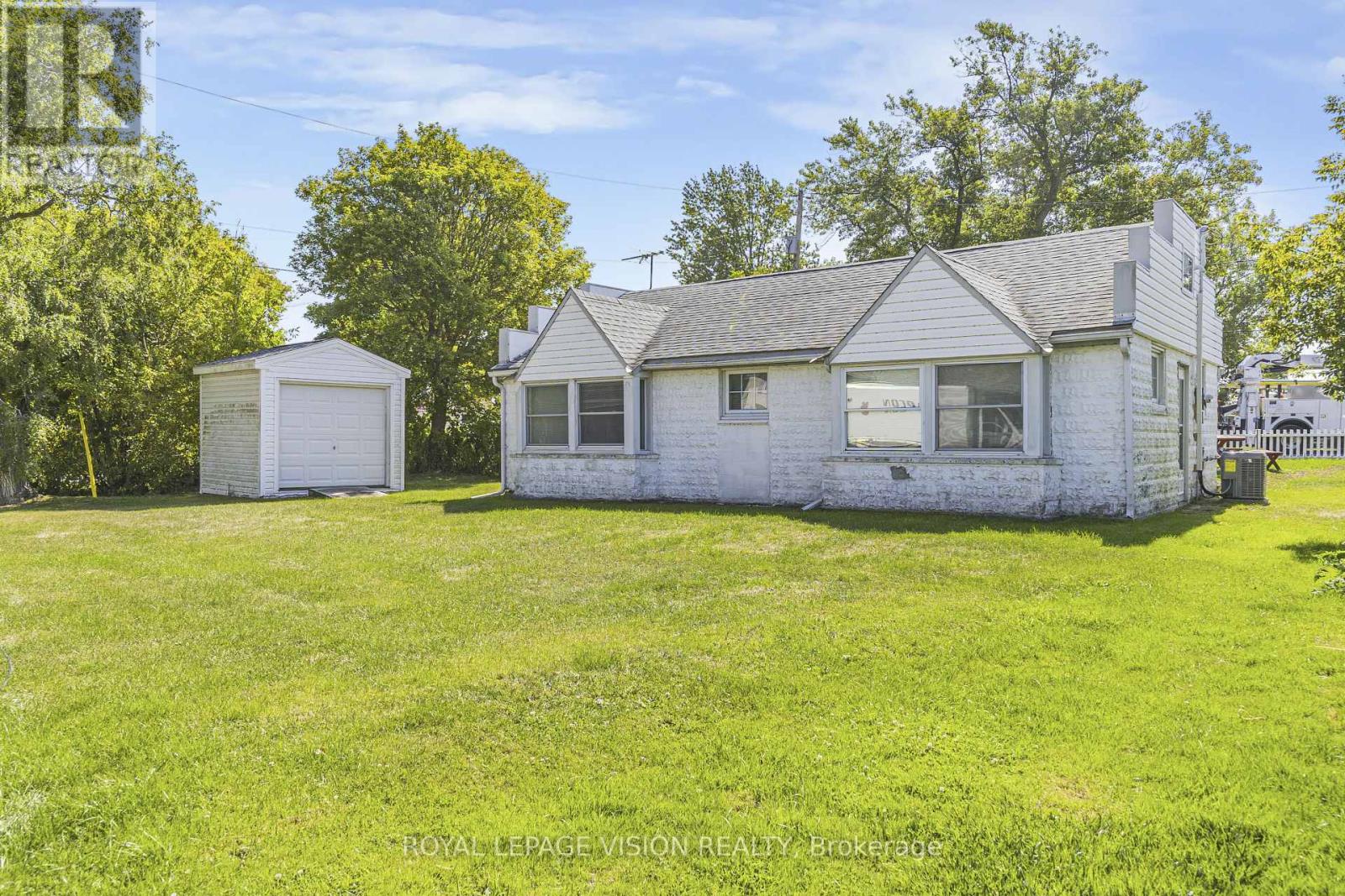 12874 Old Lakeshore Road, Wainfleet, Ontario  L0S 1V0 - Photo 9 - X12425764