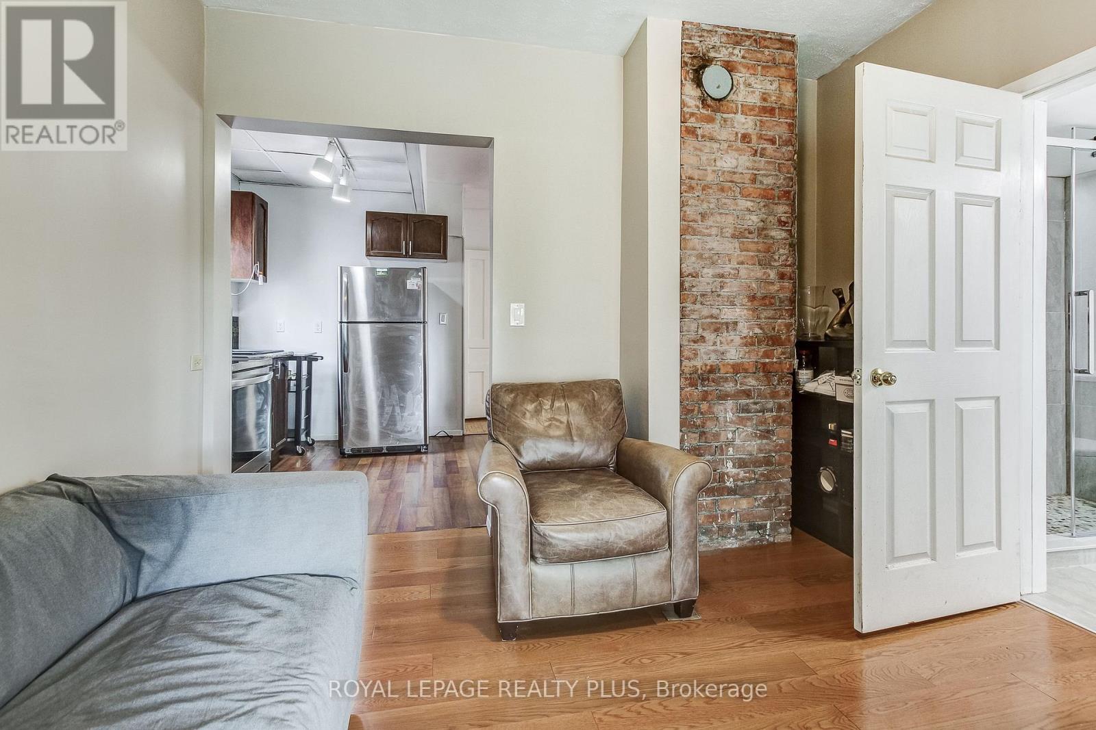 6062 Barker Street, Niagara Falls, Ontario  L2G 1Y4 - Photo 9 - X12425765