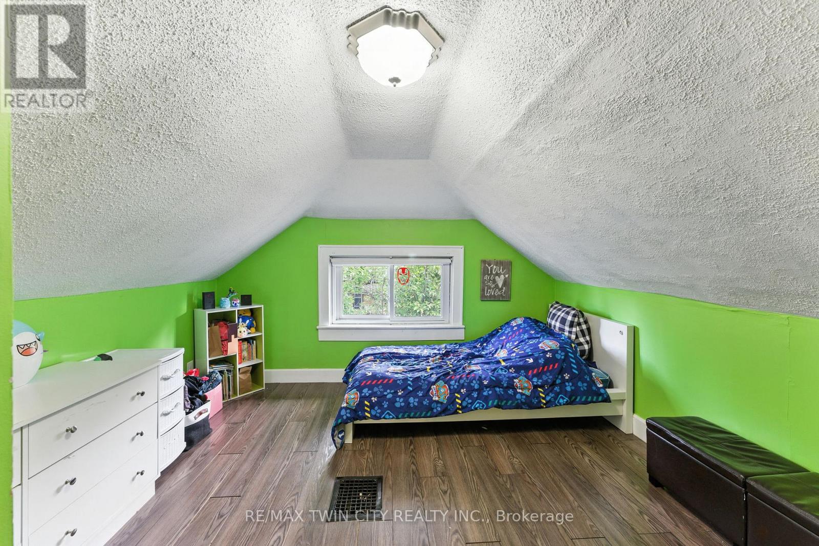 7 Superior Street, Brantford, Ontario  N3S 2J9 - Photo 17 - X12425801