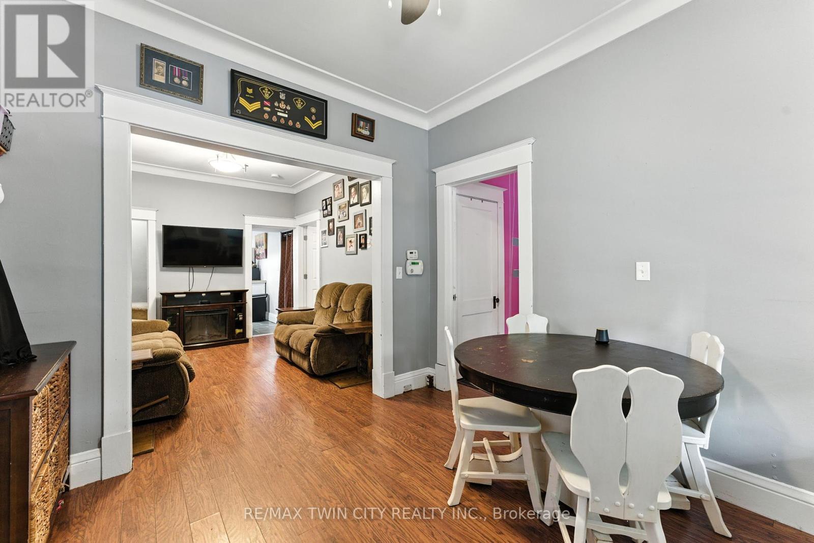 7 Superior Street, Brantford, Ontario  N3S 2J9 - Photo 6 - X12425801
