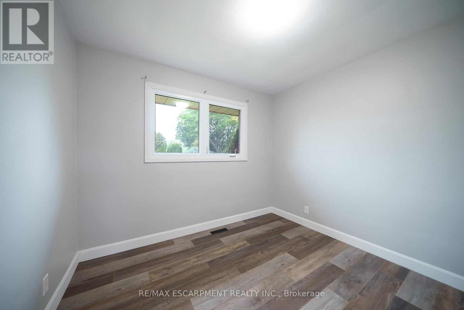 91 Varadi Avenue, Brantford, Ontario  N3R 3N4 - Photo 14 - X12425809