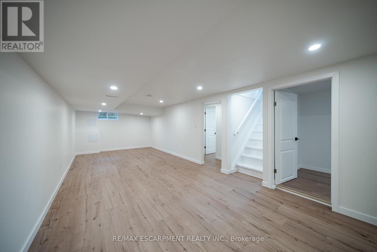 91 Varadi Avenue, Brantford, Ontario  N3R 3N4 - Photo 24 - X12425809