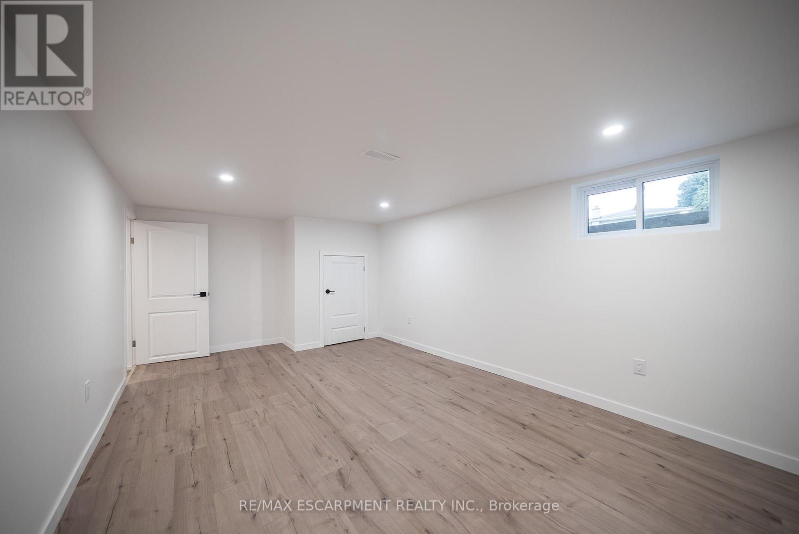 91 Varadi Avenue, Brantford, Ontario  N3R 3N4 - Photo 28 - X12425809
