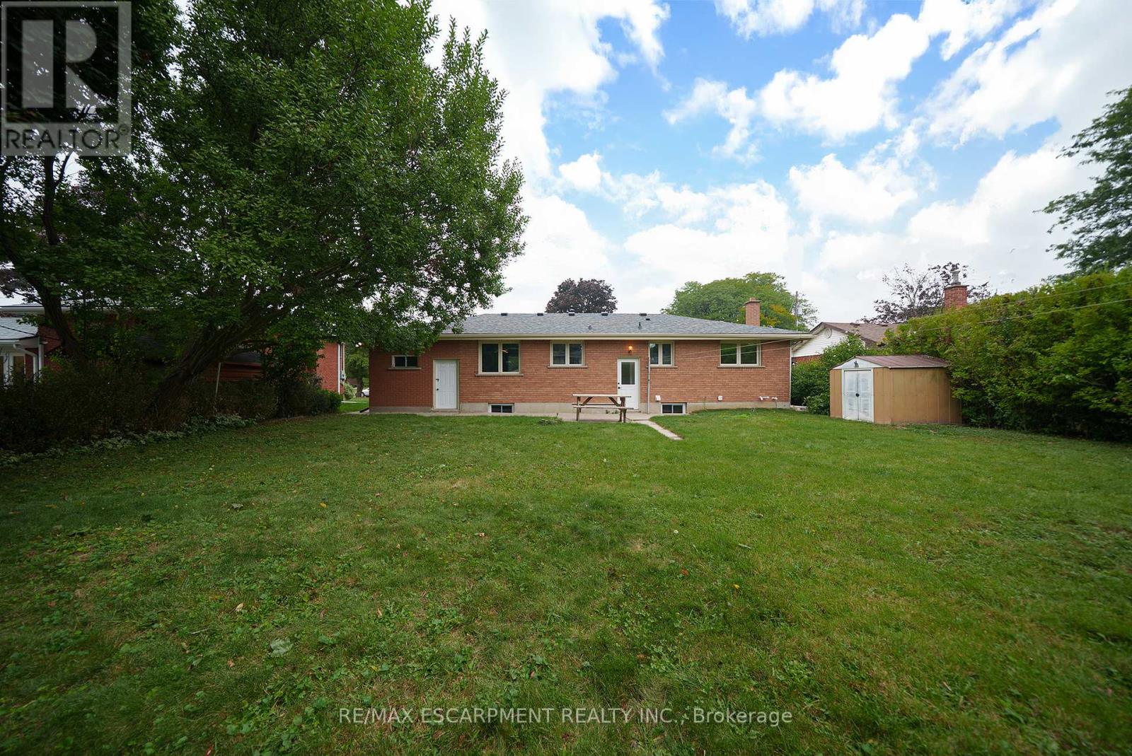 91 Varadi Avenue, Brantford, Ontario  N3R 3N4 - Photo 35 - X12425809