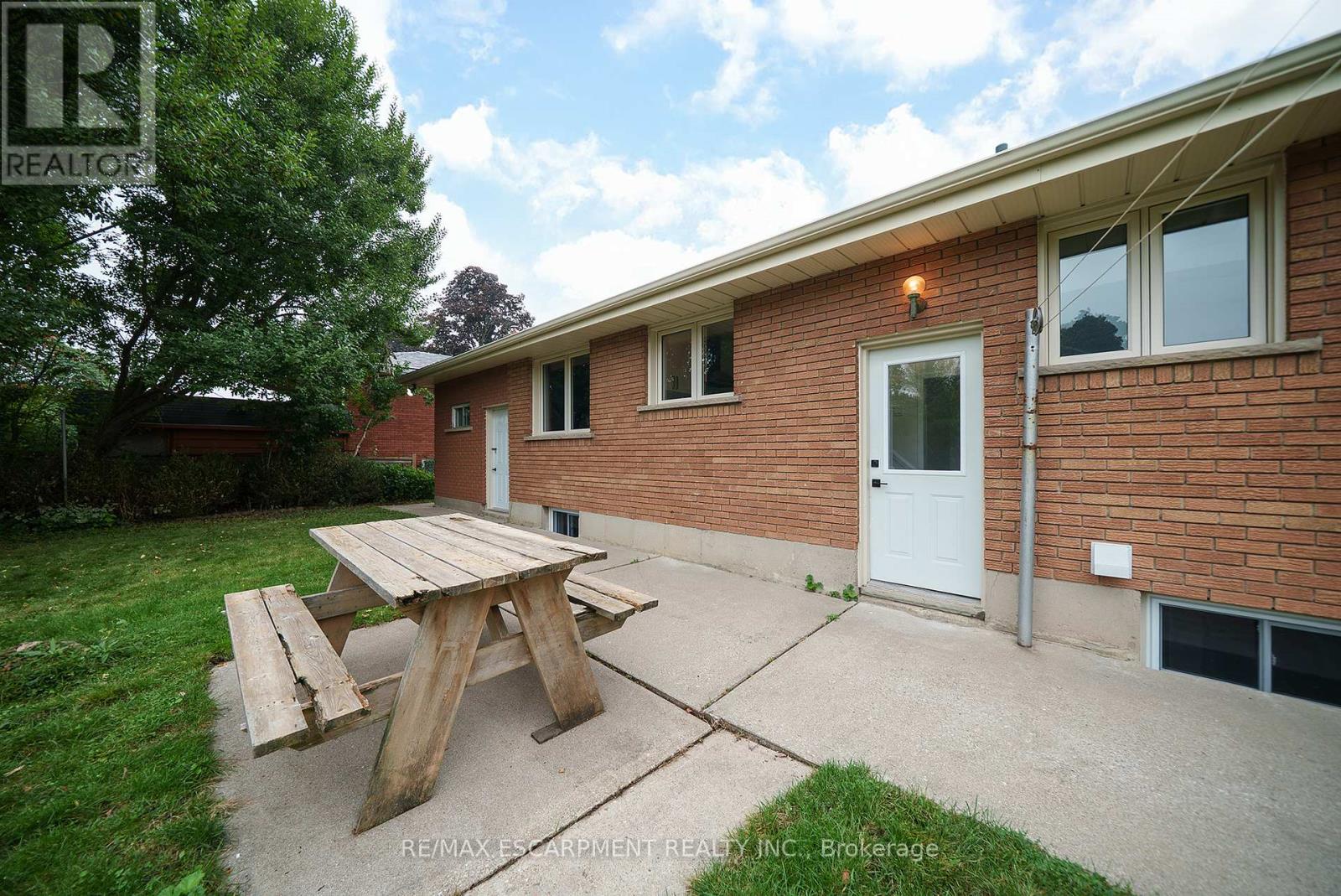 91 Varadi Avenue, Brantford, Ontario  N3R 3N4 - Photo 36 - X12425809