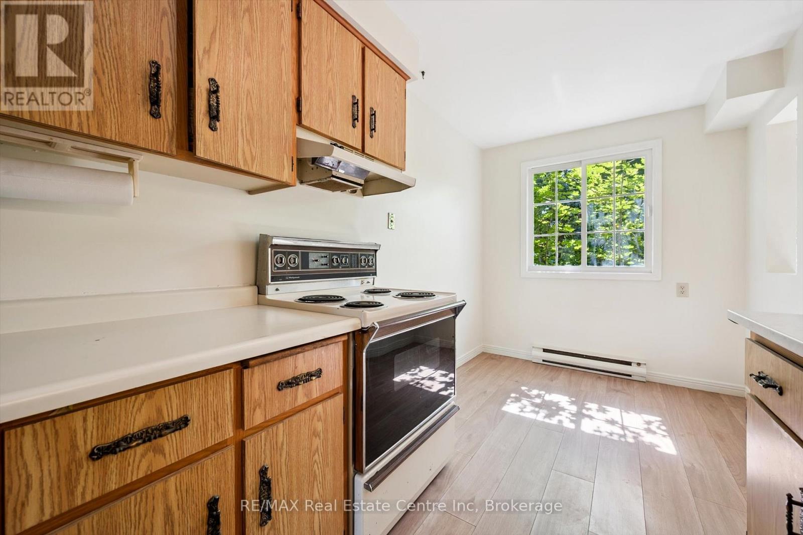 177 Ironwood Road, Guelph (Kortright West), Ontario  N1G 3P5 - Photo 13 - X12426004