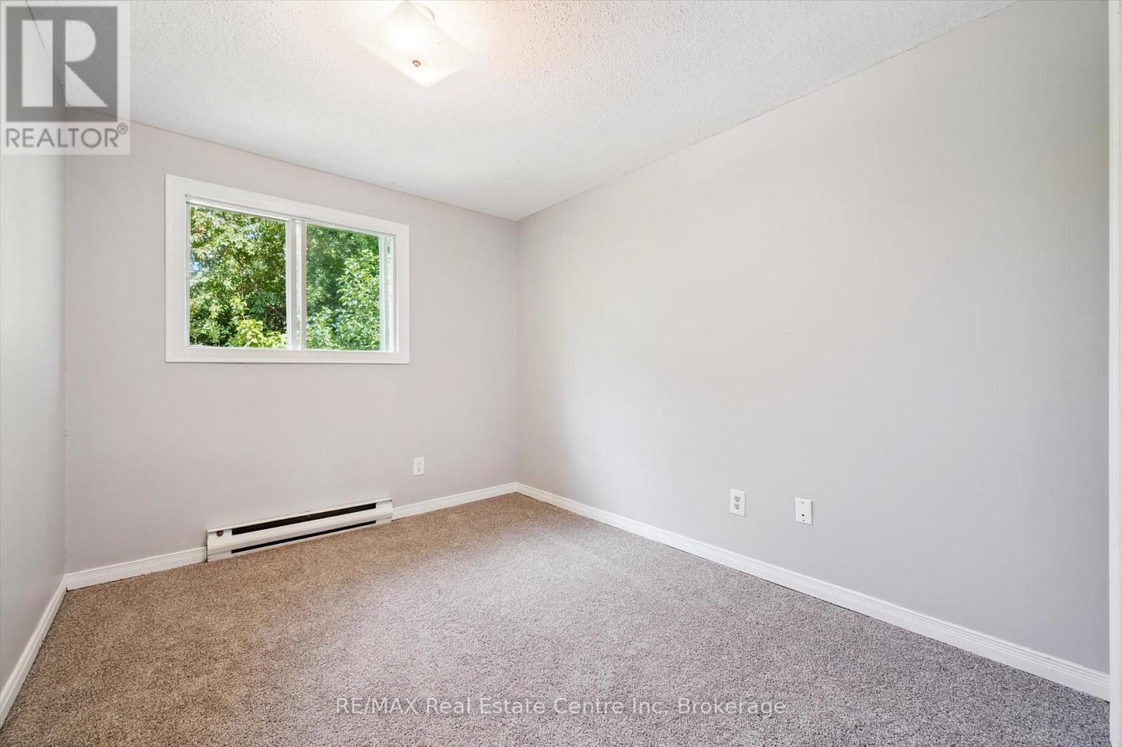 177 Ironwood Road, Guelph (Kortright West), Ontario  N1G 3P5 - Photo 15 - X12426004