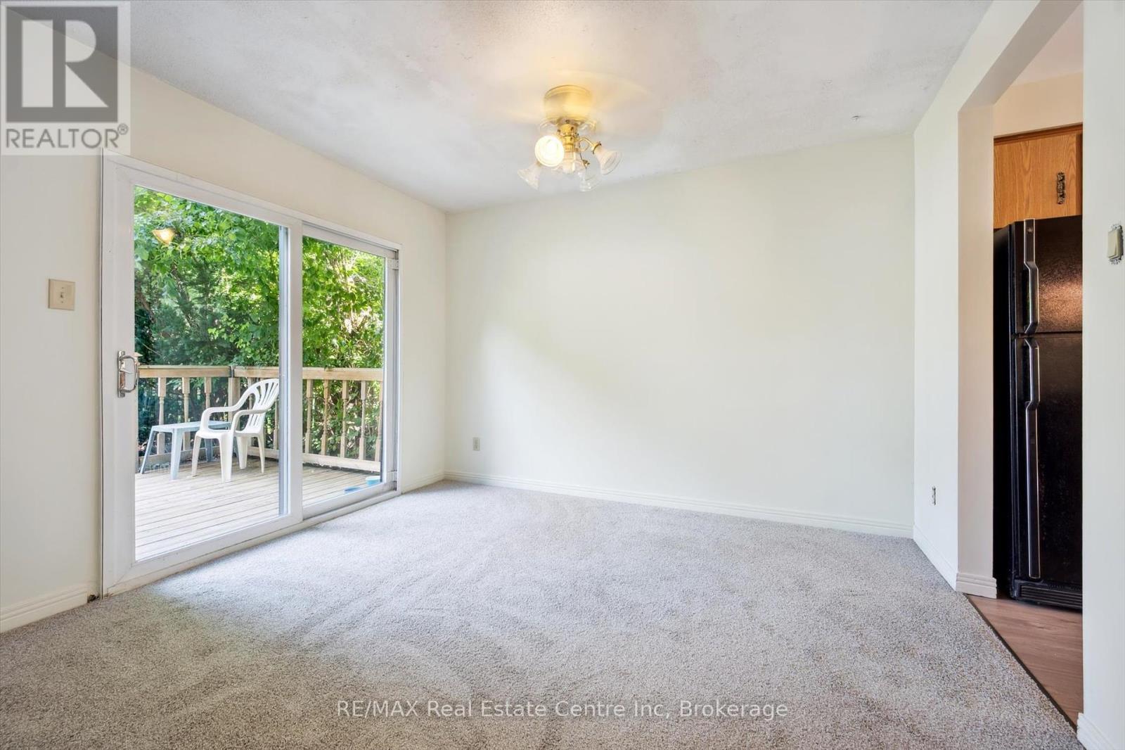 177 Ironwood Road, Guelph (Kortright West), Ontario  N1G 3P5 - Photo 6 - X12426004