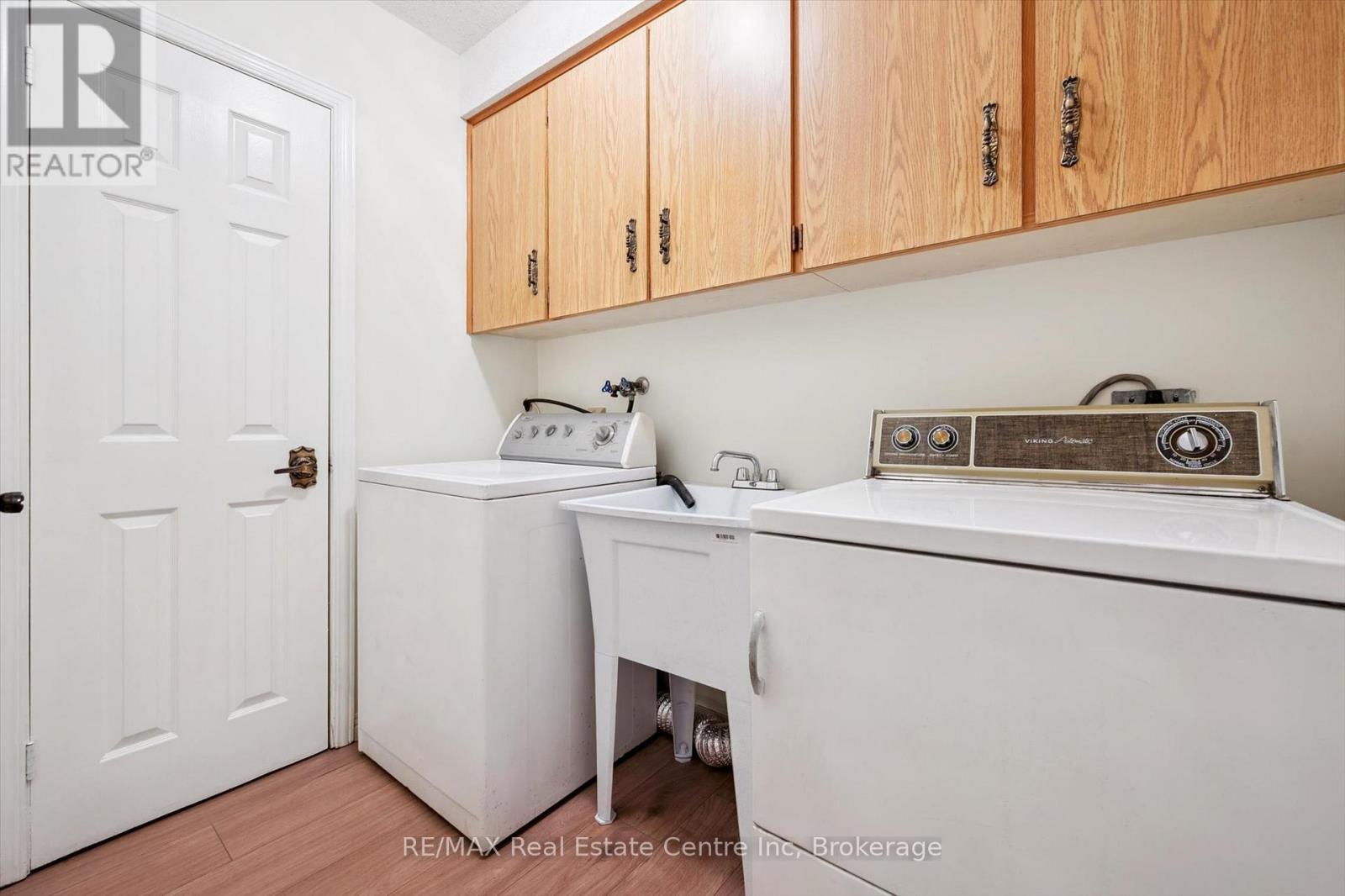 177 Ironwood Road, Guelph (Kortright West), Ontario  N1G 3P5 - Photo 9 - X12426004