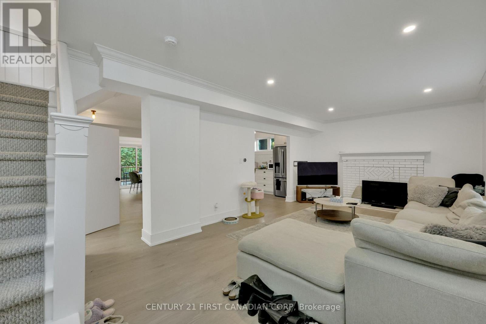 220 Regent Street, London East, Ontario  N6A 2G8 - Photo 11 - X12426019