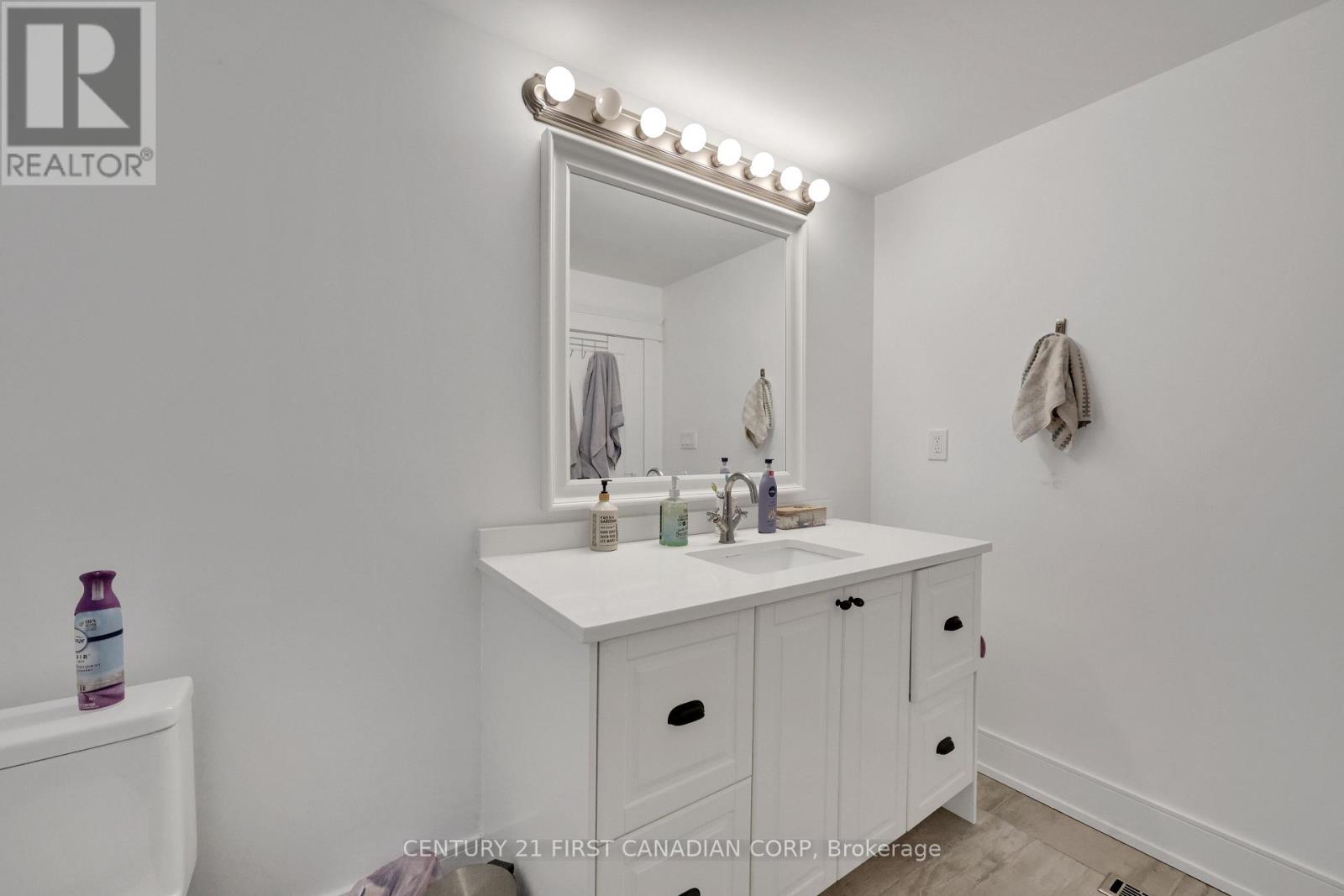 220 Regent Street, London East, Ontario  N6A 2G8 - Photo 20 - X12426019