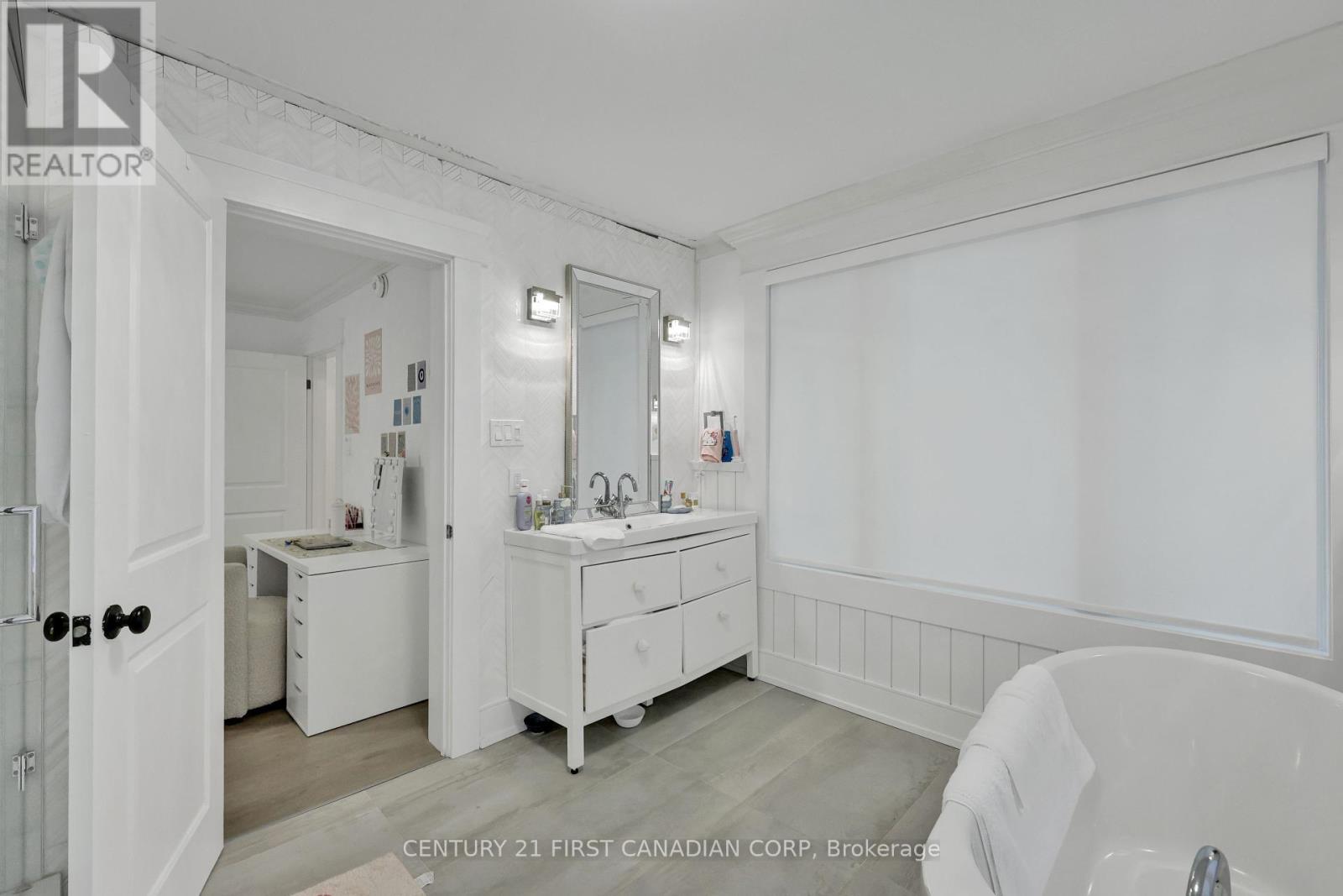 220 Regent Street, London East, Ontario  N6A 2G8 - Photo 31 - X12426019