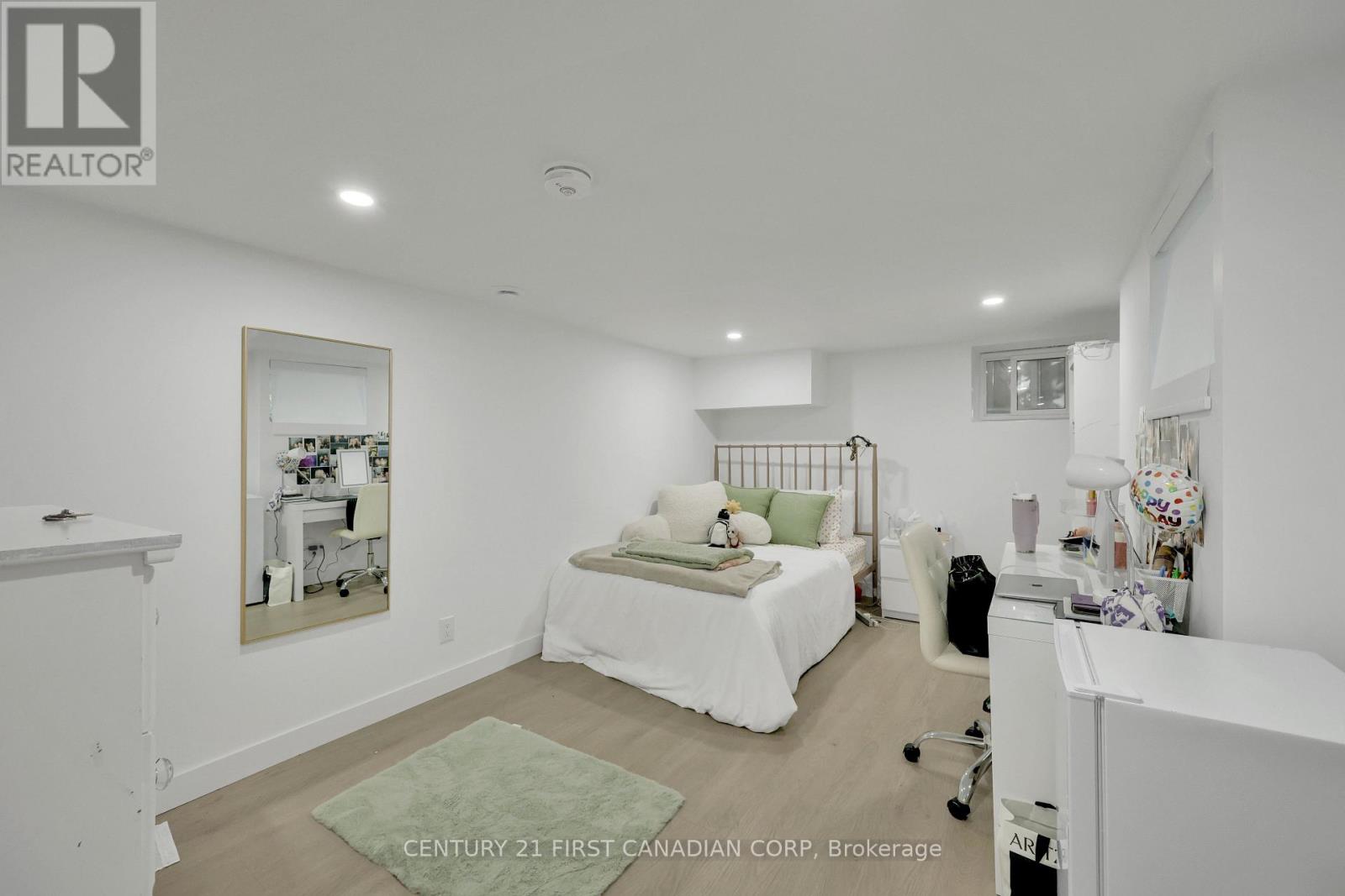 220 Regent Street, London East, Ontario  N6A 2G8 - Photo 32 - X12426019
