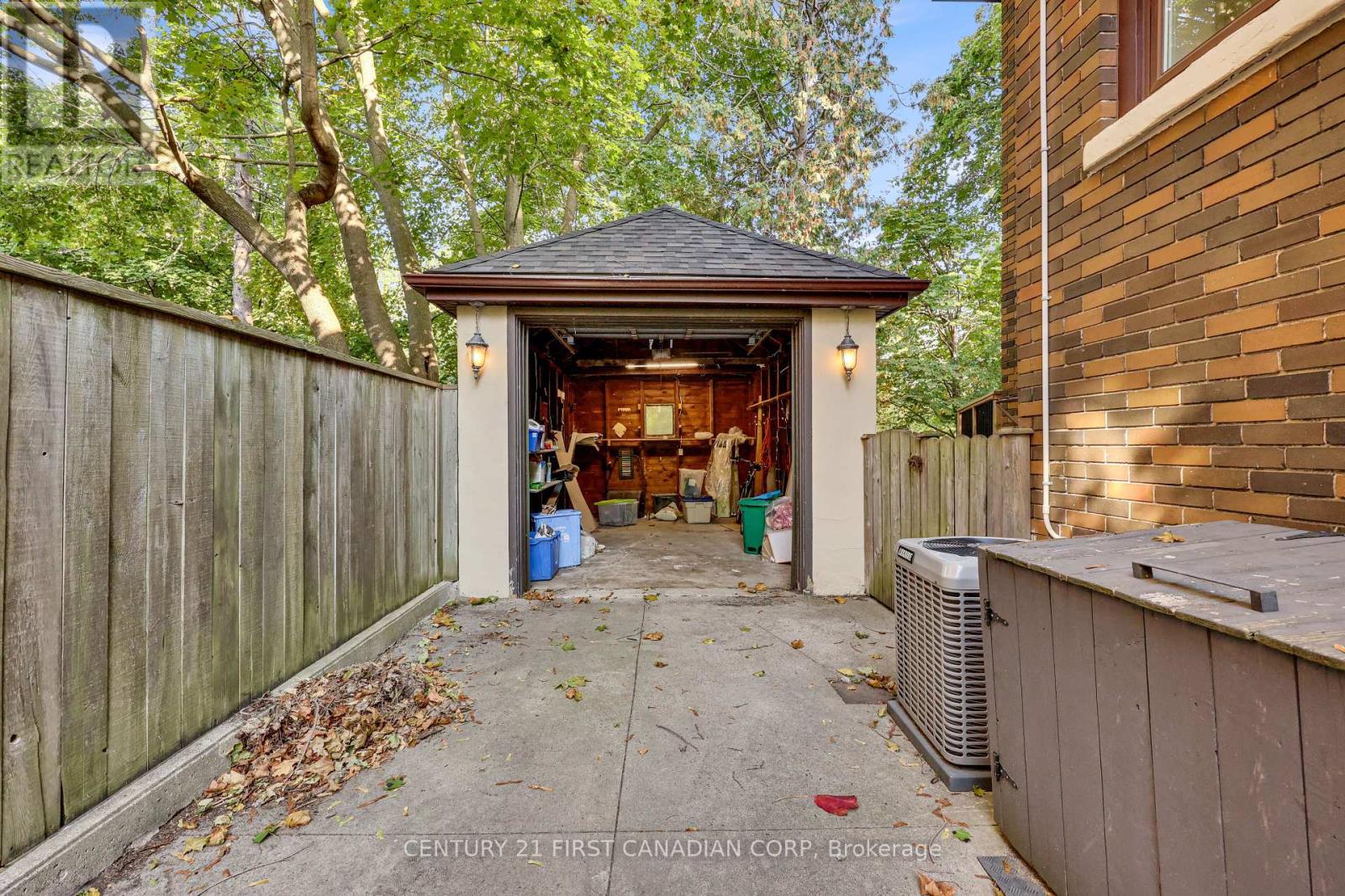 220 Regent Street, London East, Ontario  N6A 2G8 - Photo 40 - X12426019