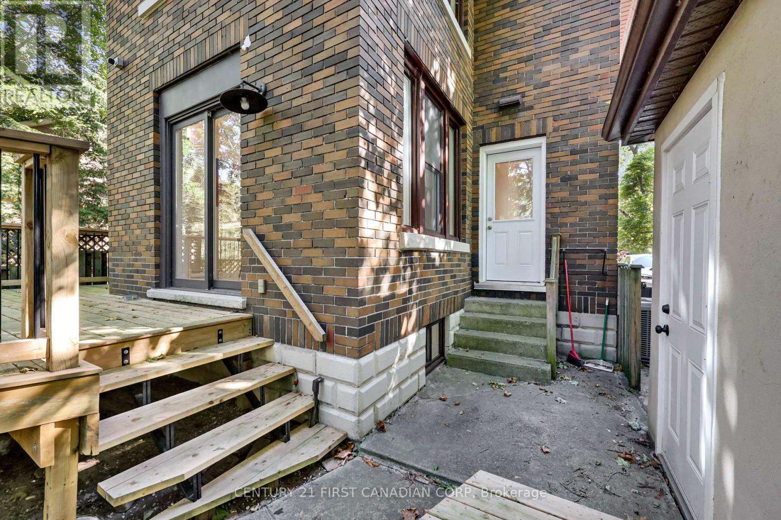 220 Regent Street, London East, Ontario  N6A 2G8 - Photo 47 - X12426019