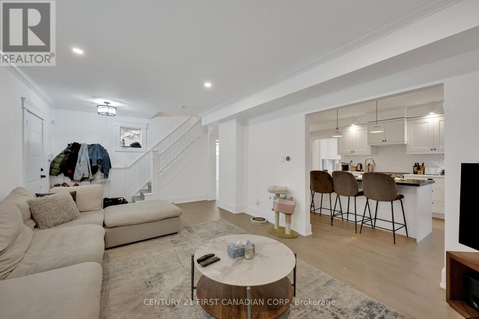 220 Regent Street, London East, Ontario  N6A 2G8 - Photo 5 - X12426019