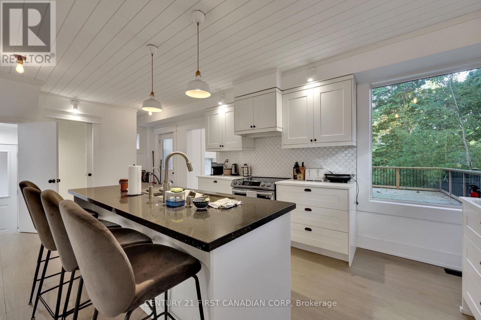 220 Regent Street, London East, Ontario  N6A 2G8 - Photo 6 - X12426019