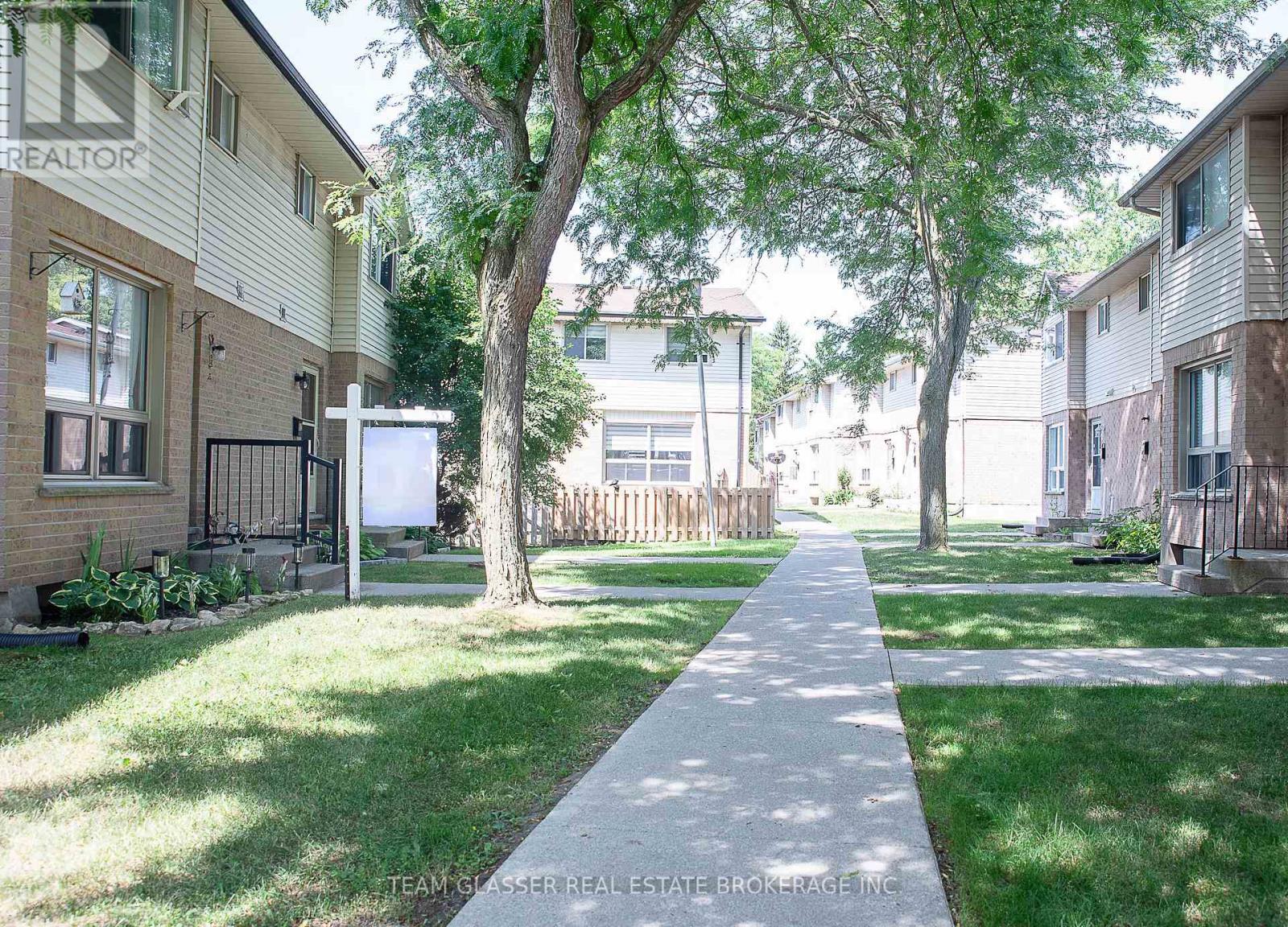 51 - 126 Belmont Drive, London South, Ontario  N6J 4W1 - Photo 3 - X12426020