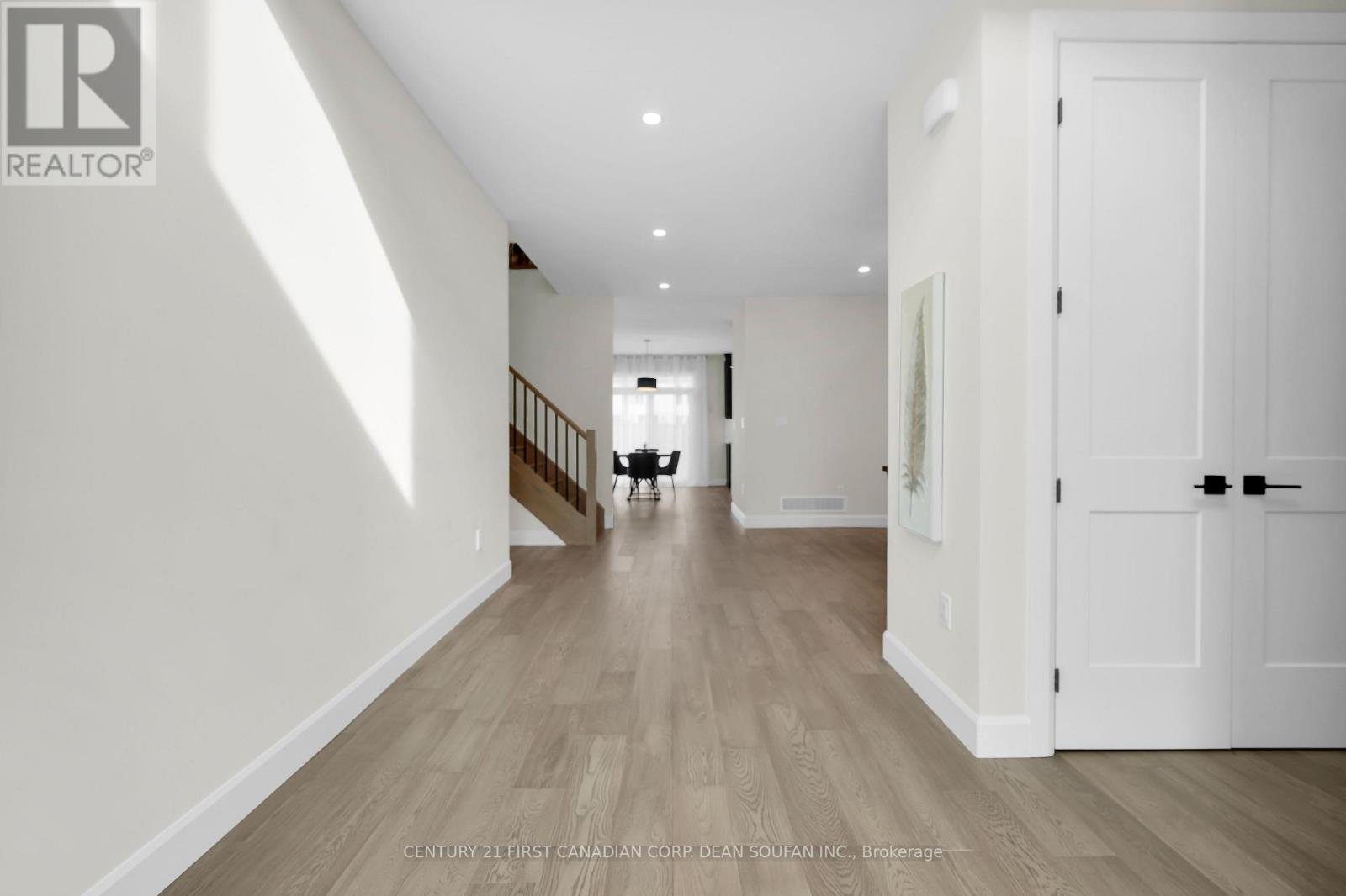 7251 Silver Creek Circle, London South, Ontario  N6P 0G9 - Photo 4 - X12426053