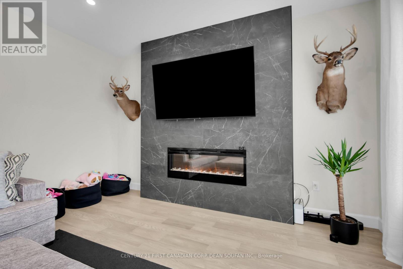7251 Silver Creek Circle, London South, Ontario  N6P 0G9 - Photo 8 - X12426053