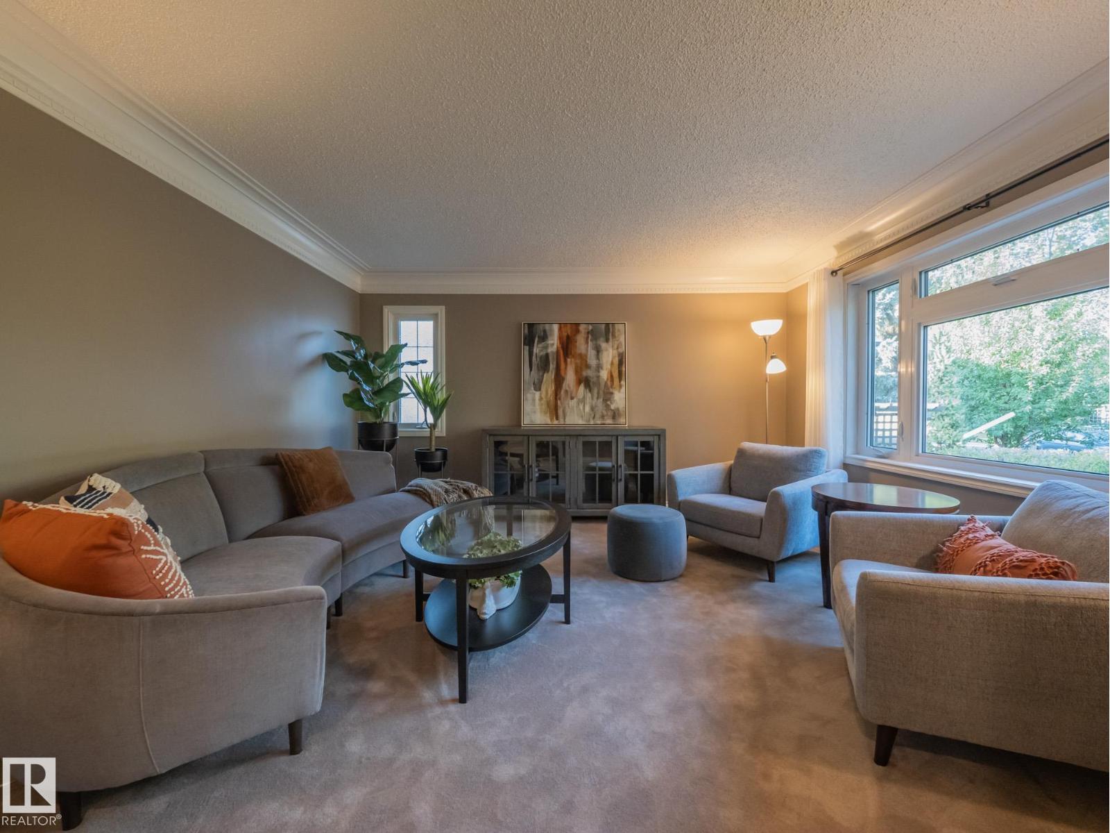 9268 77 St Nw, Edmonton, Alberta  T6C 2M1 - Photo 4 - E4459387