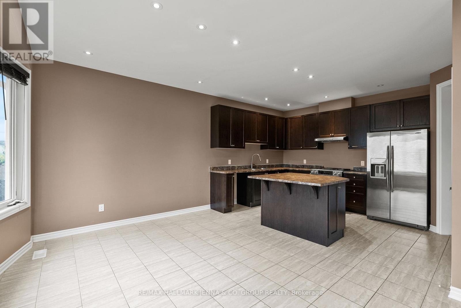 326 Gallantry Way, Ottawa, Ontario  K2S 0P8 - Photo 17 - X12425962