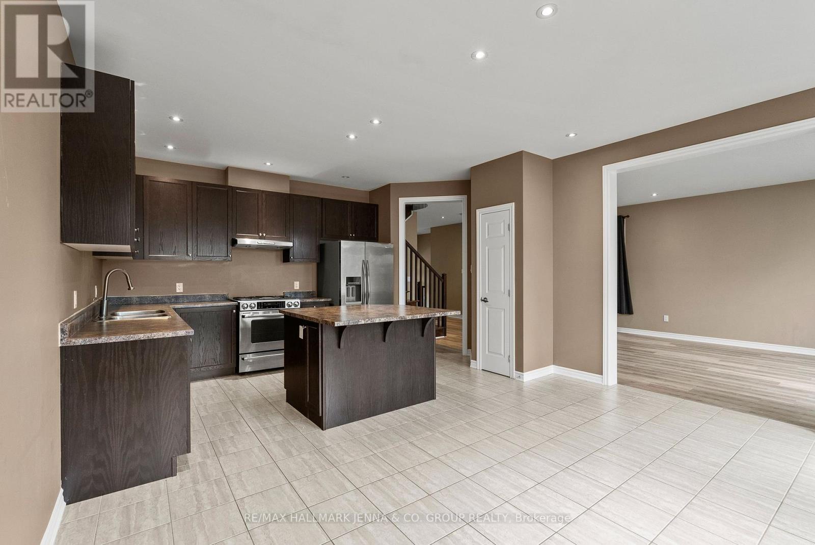 326 Gallantry Way, Ottawa, Ontario  K2S 0P8 - Photo 18 - X12425962
