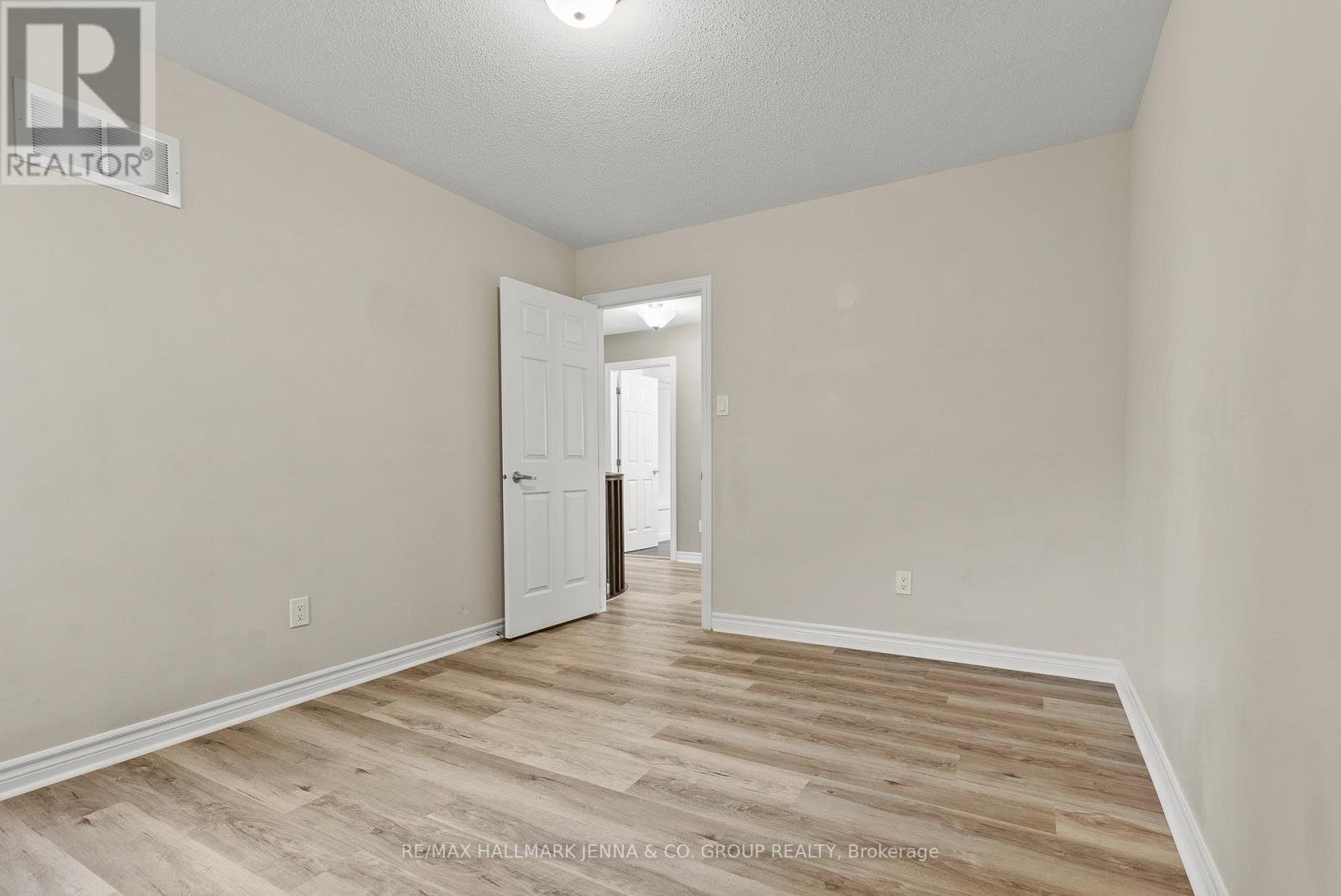 326 Gallantry Way, Ottawa, Ontario  K2S 0P8 - Photo 32 - X12425962