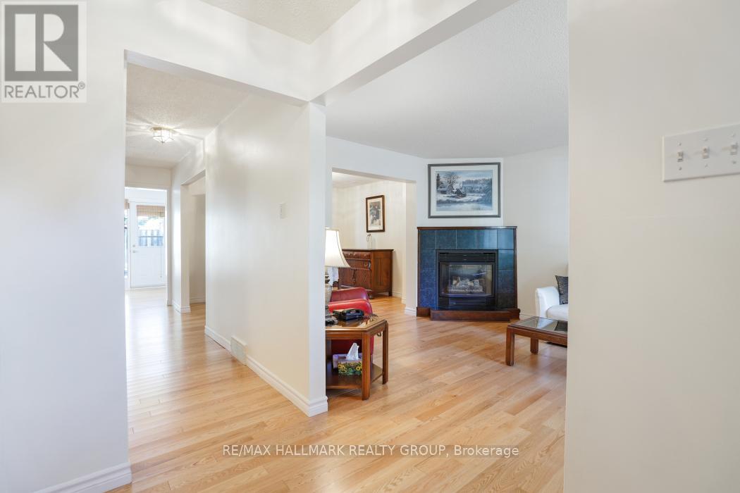 2 - 1240 Pebble Road, Ottawa, Ontario  K1V 8V4 - Photo 3 - X12425974