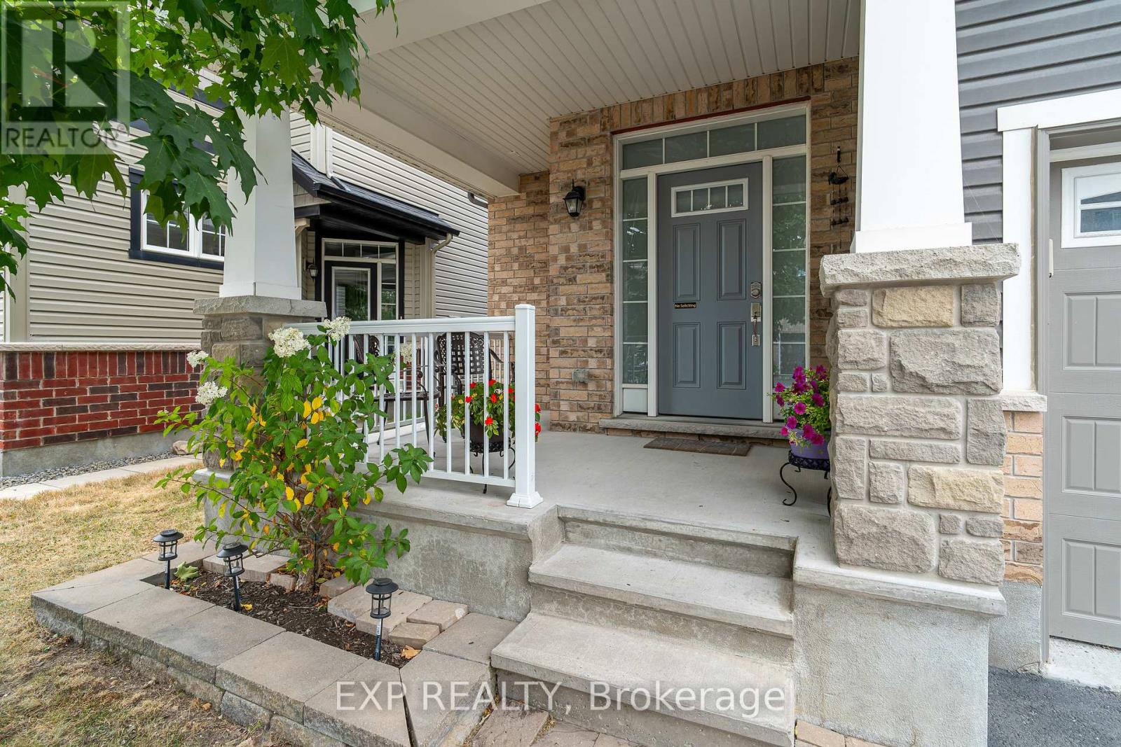 25 Solaris Drive, Ottawa, Ontario  K2M 0L6 - Photo 2 - X12425997
