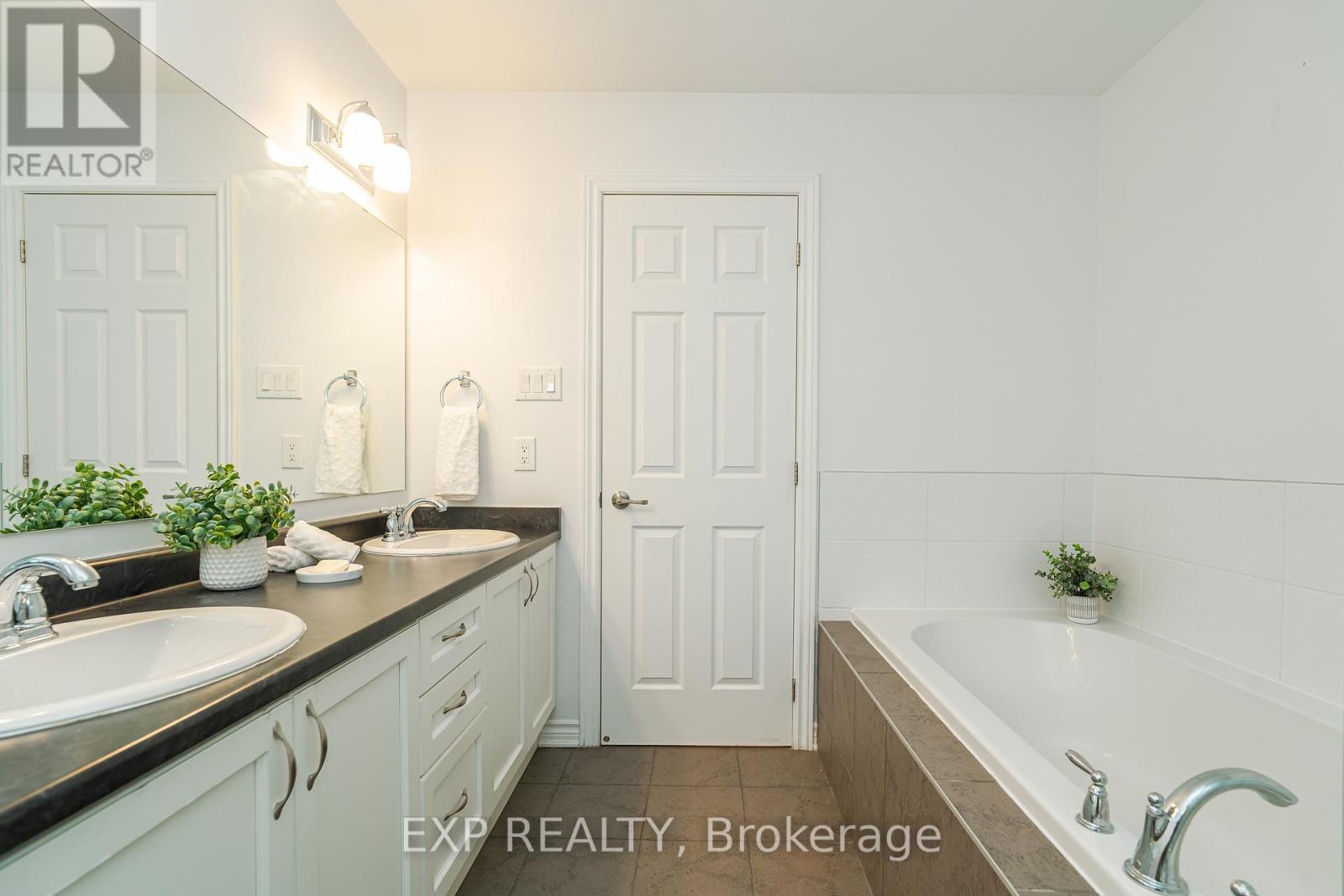 25 Solaris Drive, Ottawa, Ontario  K2M 0L6 - Photo 25 - X12425997