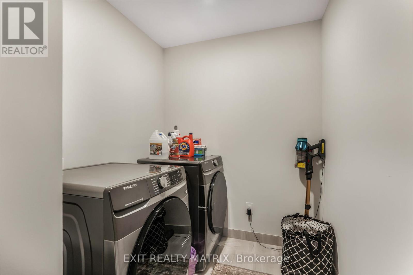 233 Conservancy Drive, Ottawa, Ontario  K2J 7M5 - Photo 30 - X12426012