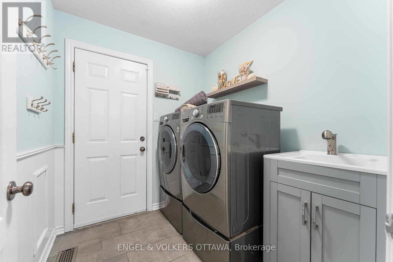 22 Friendly Crescent, Ottawa, Ontario  K2S 2B6 - Photo 23 - X12426016