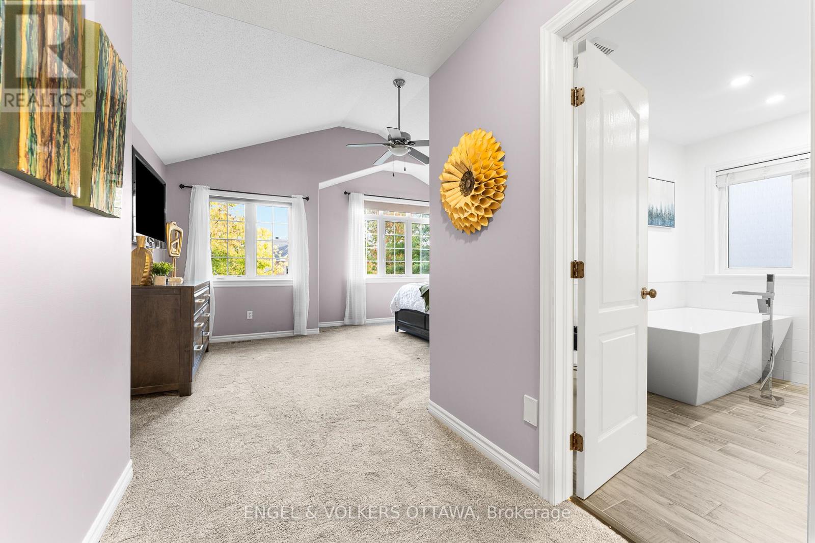 22 Friendly Crescent, Ottawa, Ontario  K2S 2B6 - Photo 26 - X12426016