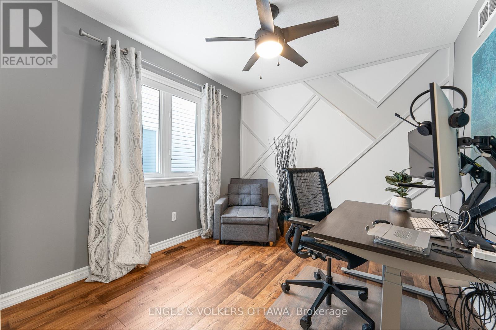 22 Friendly Crescent, Ottawa, Ontario  K2S 2B6 - Photo 32 - X12426016
