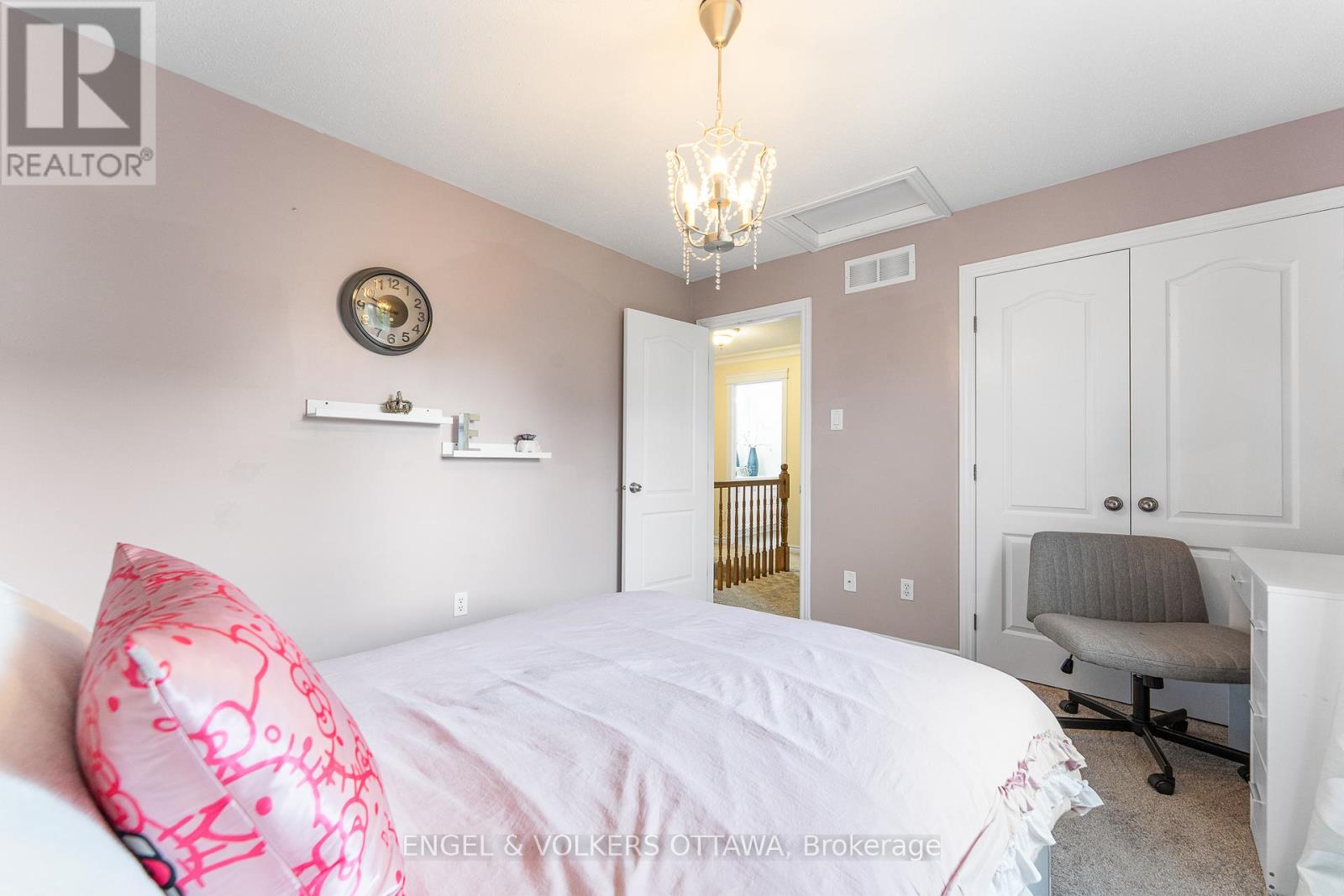 22 Friendly Crescent, Ottawa, Ontario  K2S 2B6 - Photo 36 - X12426016