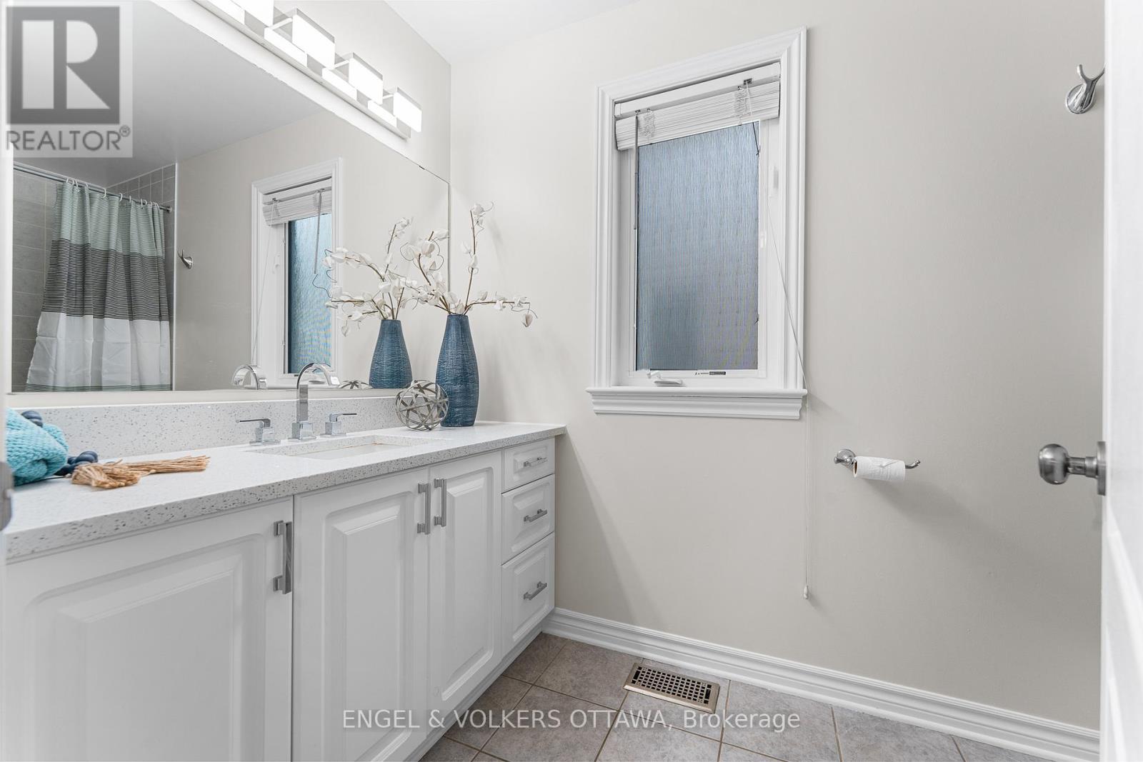 22 Friendly Crescent, Ottawa, Ontario  K2S 2B6 - Photo 37 - X12426016