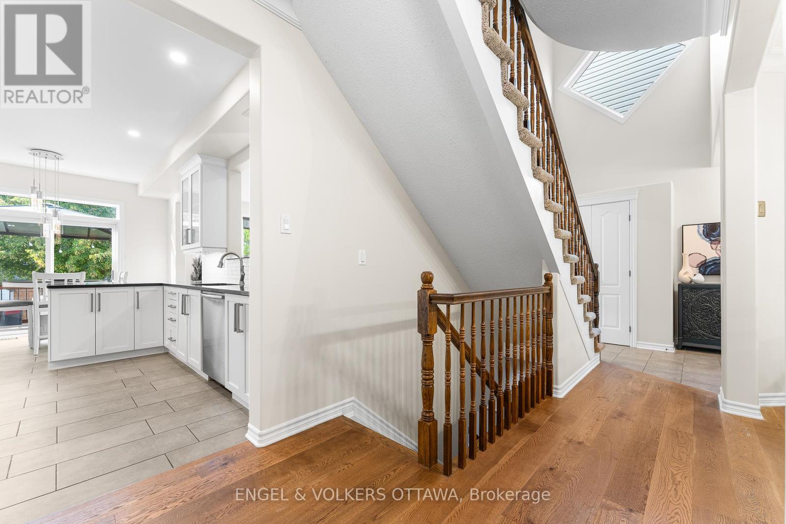 22 Friendly Crescent, Ottawa, Ontario  K2S 2B6 - Photo 39 - X12426016